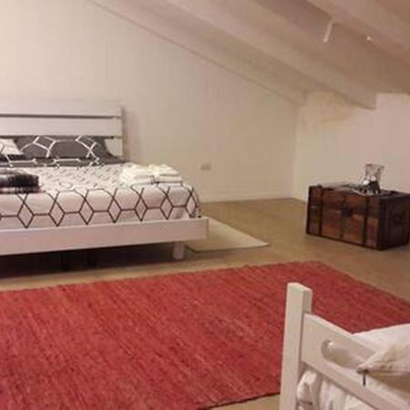 La Casetta Ferrara B&B Bagian luar foto