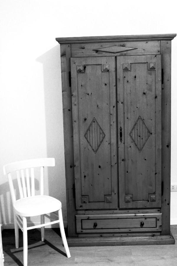 La Casetta Ferrara B&B Bagian luar foto