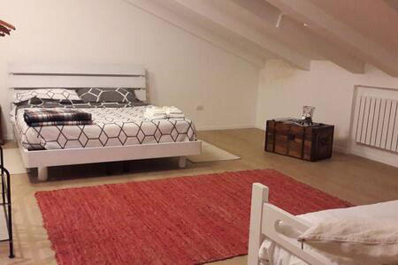 La Casetta Ferrara B&B Bagian luar foto